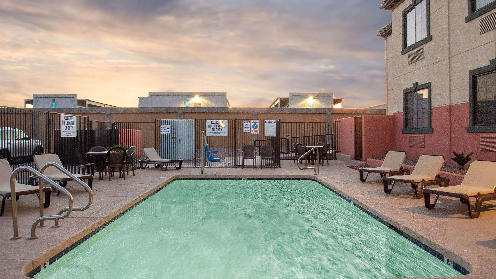 **  Baymont By Wyndham Phoenix I-10 Near 51St Ave Hotel United States