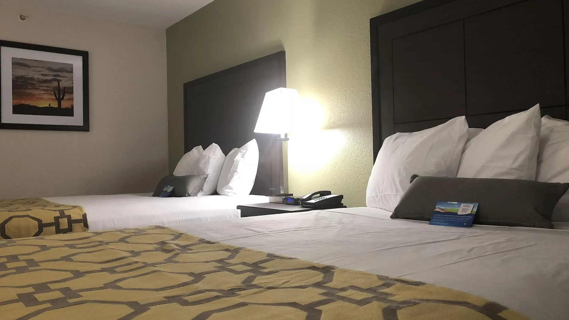 Baymont By Wyndham Phoenix I-10 Near 51St Ave 2*,