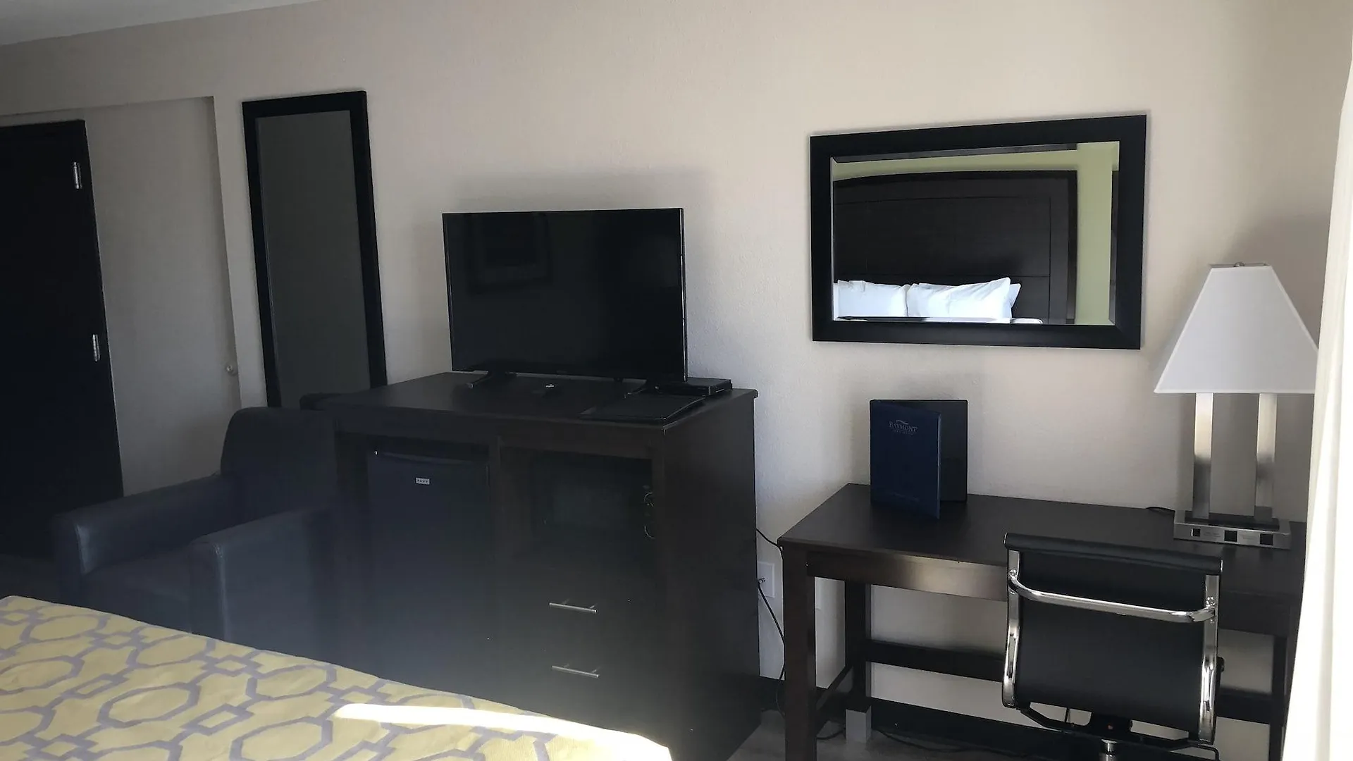 Baymont By Wyndham Phoenix I-10 Near 51St Ave 2*,  США