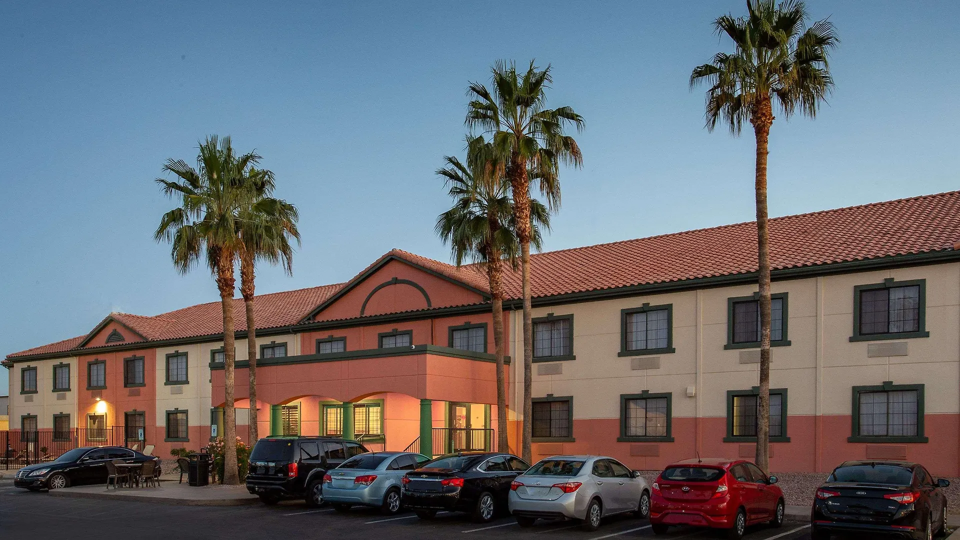 Baymont By Wyndham Phoenix I-10 Near 51St Ave
