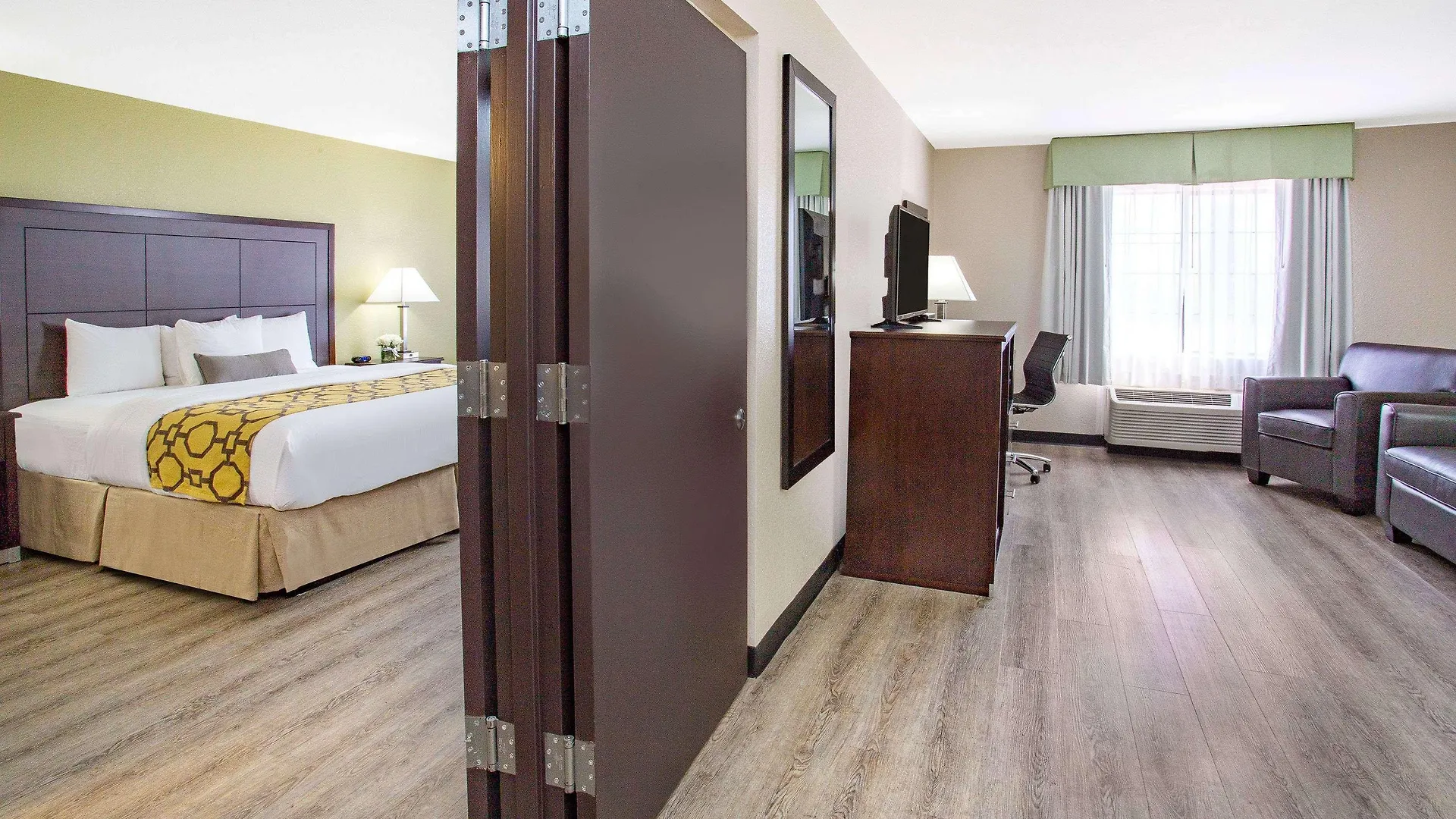Baymont By Wyndham Phoenix I-10 Near 51St Ave 2*,  США