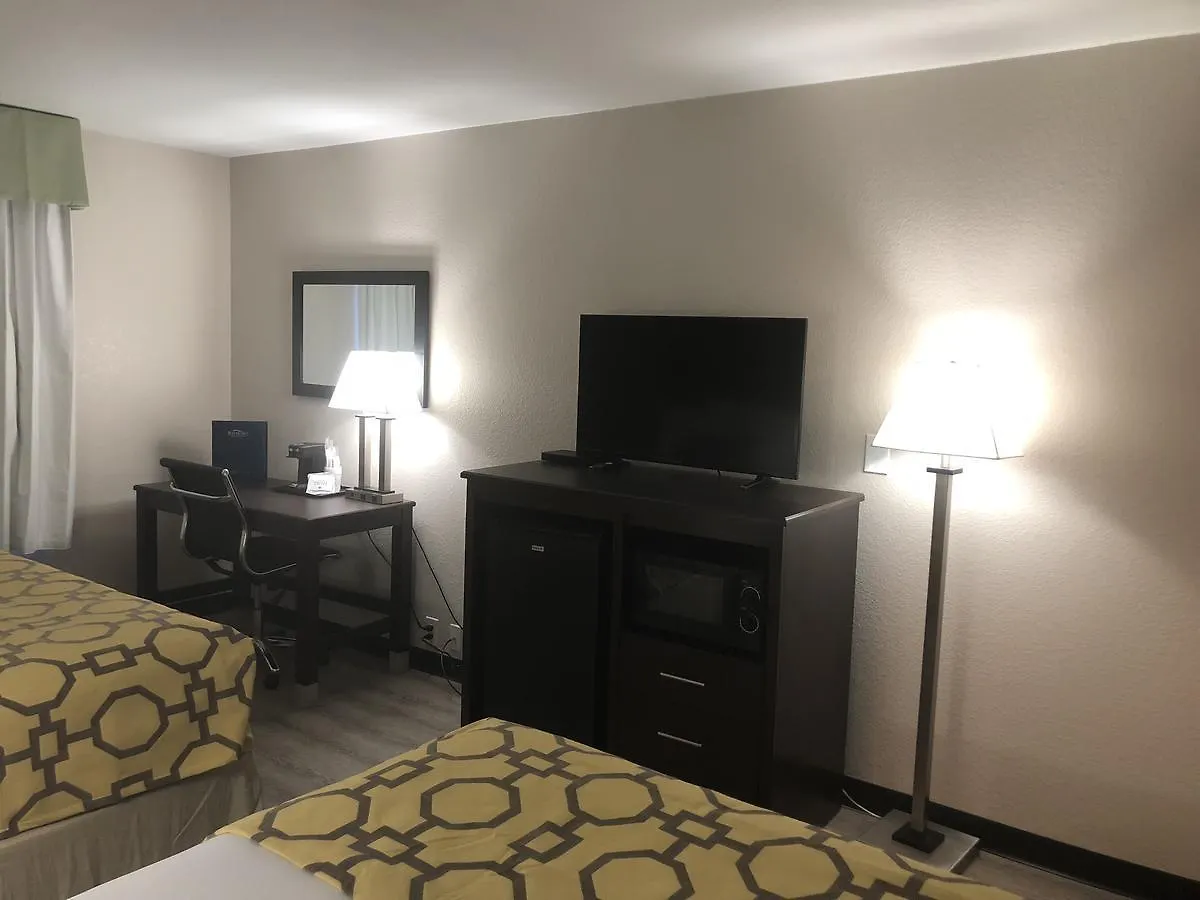 Baymont By Wyndham Phoenix I-10 Near 51St Ave