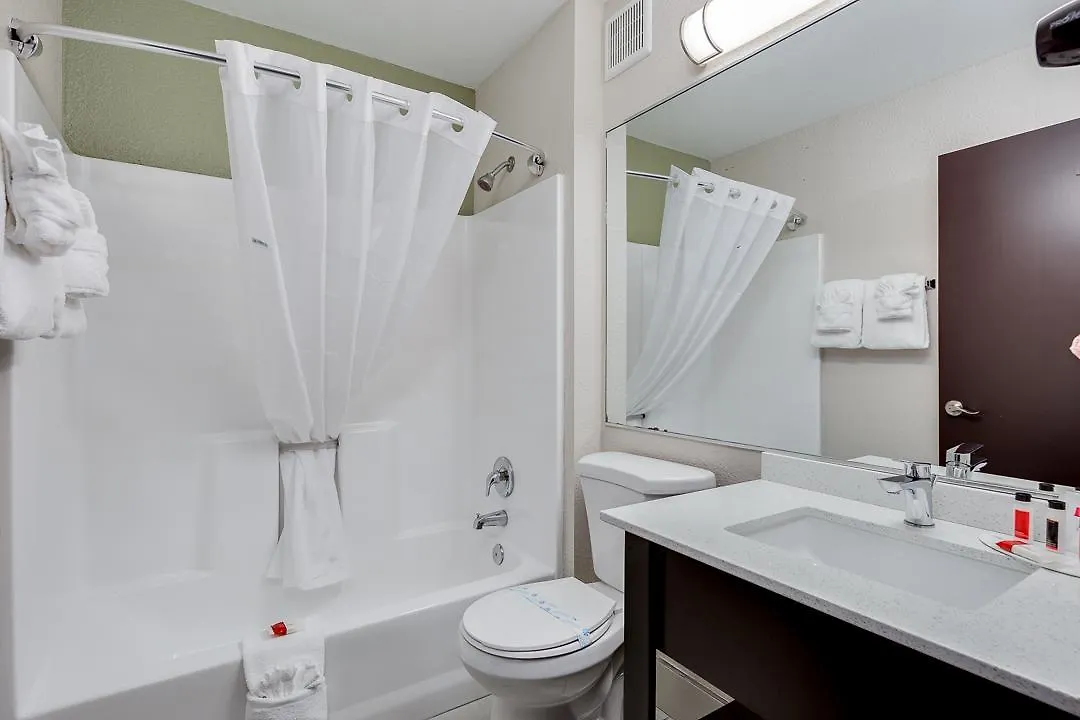 Baymont By Wyndham Phoenix I-10 Near 51St Ave 2*,